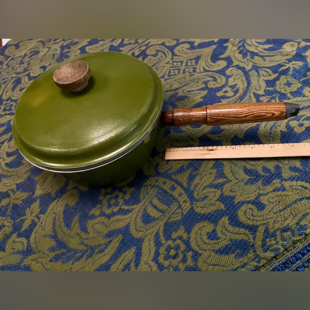 Vintage avocado Montgomery Ward Best Cast Aluminum Sauce Pan w/Lid, wood handle.